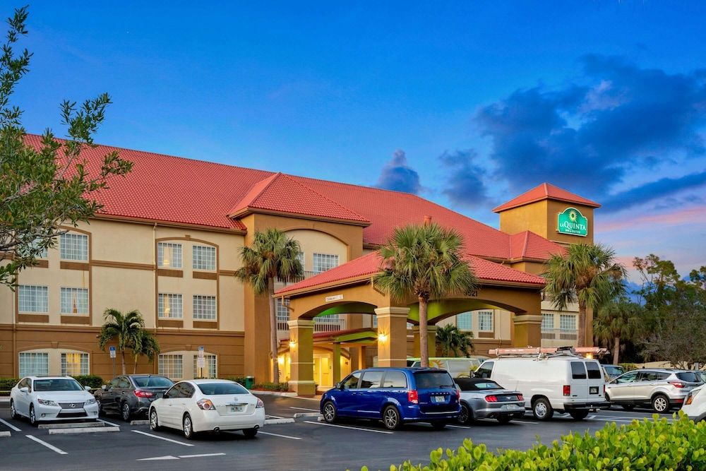 La Quinta Inn & Suites  Fort Myers Airport 3 estrelas em Fort Myers