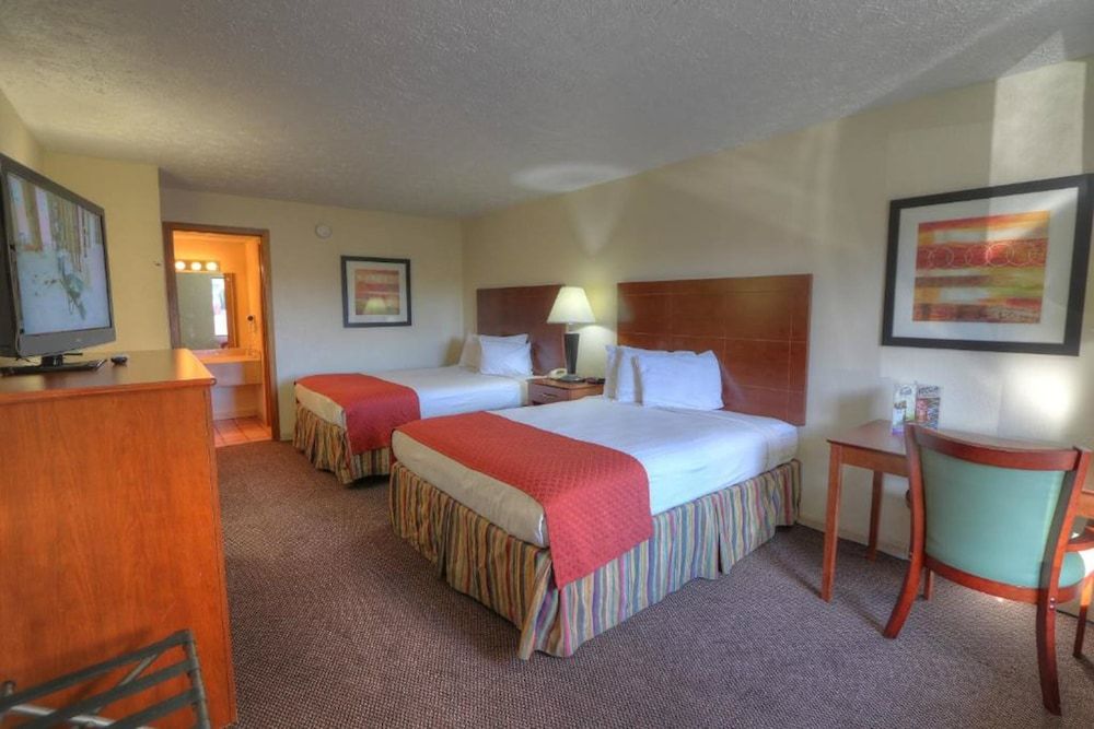 Days Inn By Wyndham Pigeon Forge South 3