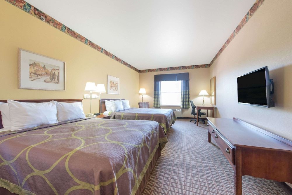 Super 8 by Wyndham Fort Worth Stockyards 3
