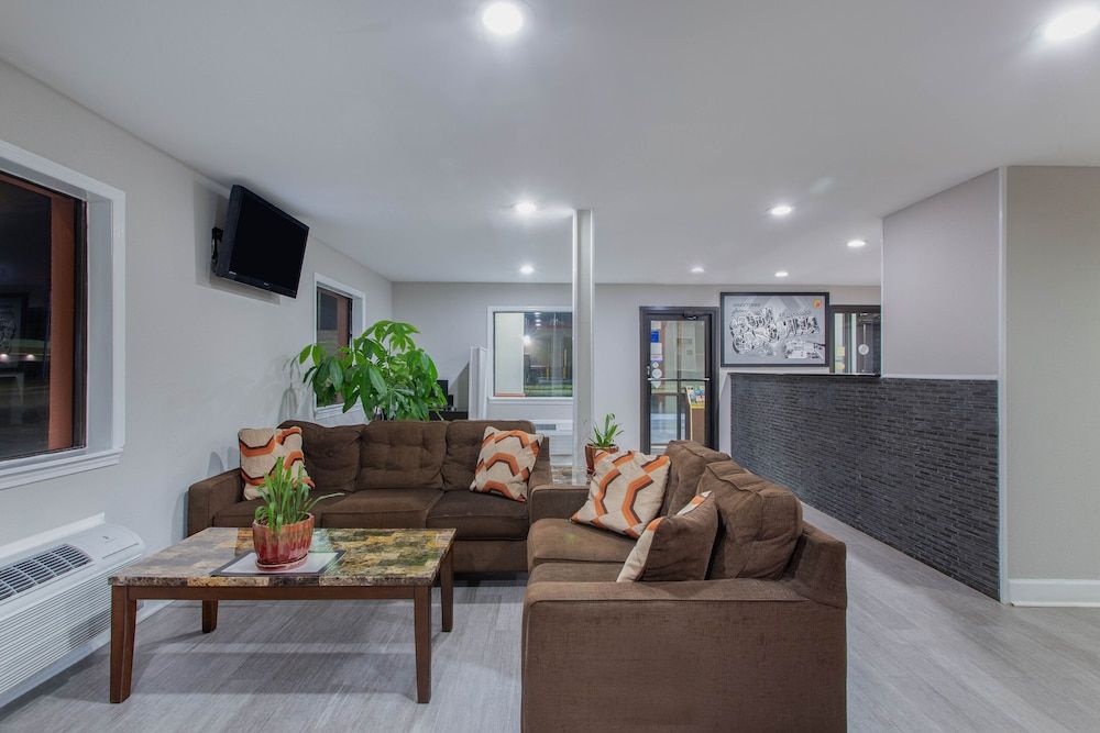 Super 8 by Wyndham Florence 3