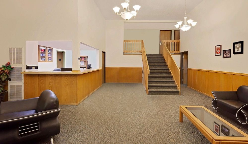 Super 8 by Wyndham Fayetteville 2