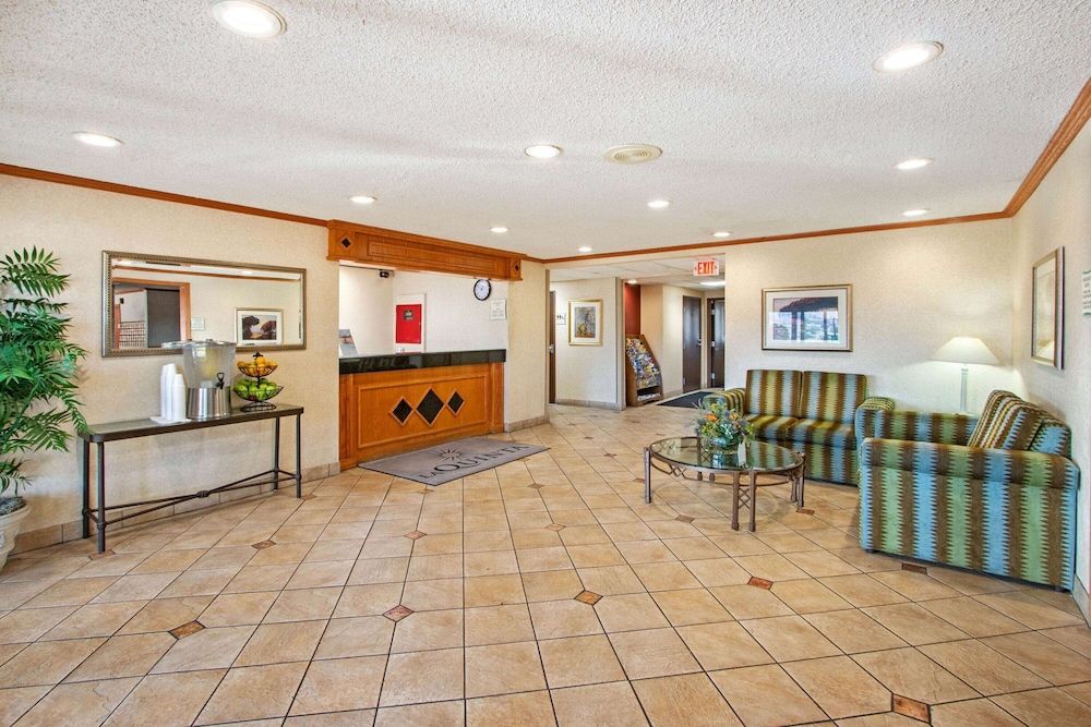 La Quinta Inn & Suites by Wyndham Albuquerque Journal Ctr NW 3