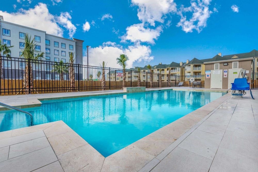 La Quinta Inn & Suites by Wyndham Galveston West Seawall 3 estrellas en Galveston