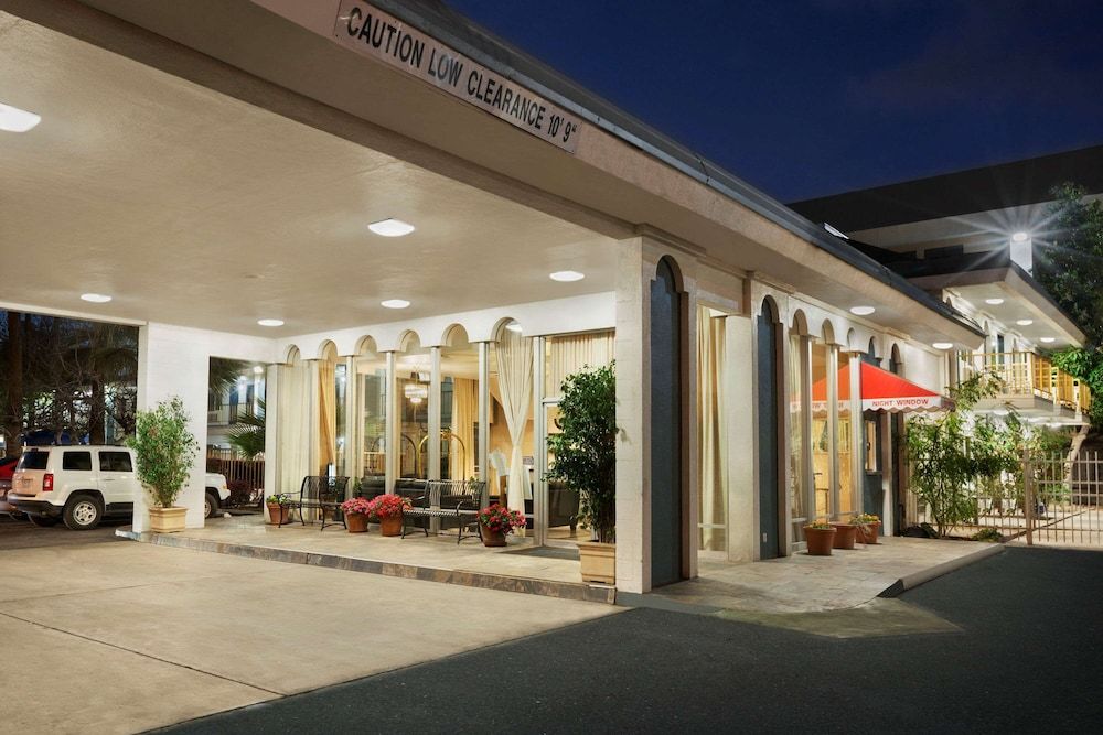 Travelodge by Wyndham Bakersfield 2 estrelas em Bakersfield