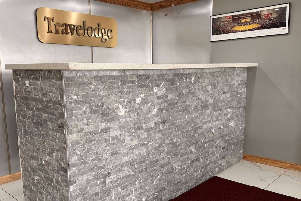 Travelodge by Wyndham Bloomington 3