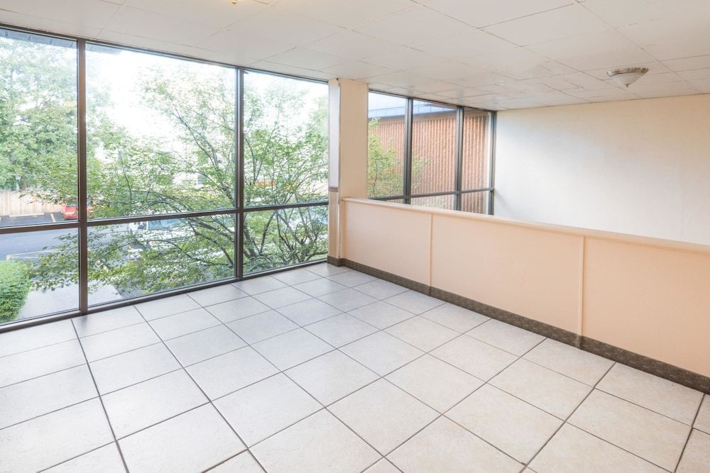 Super 8 by Wyndham Columbus 3