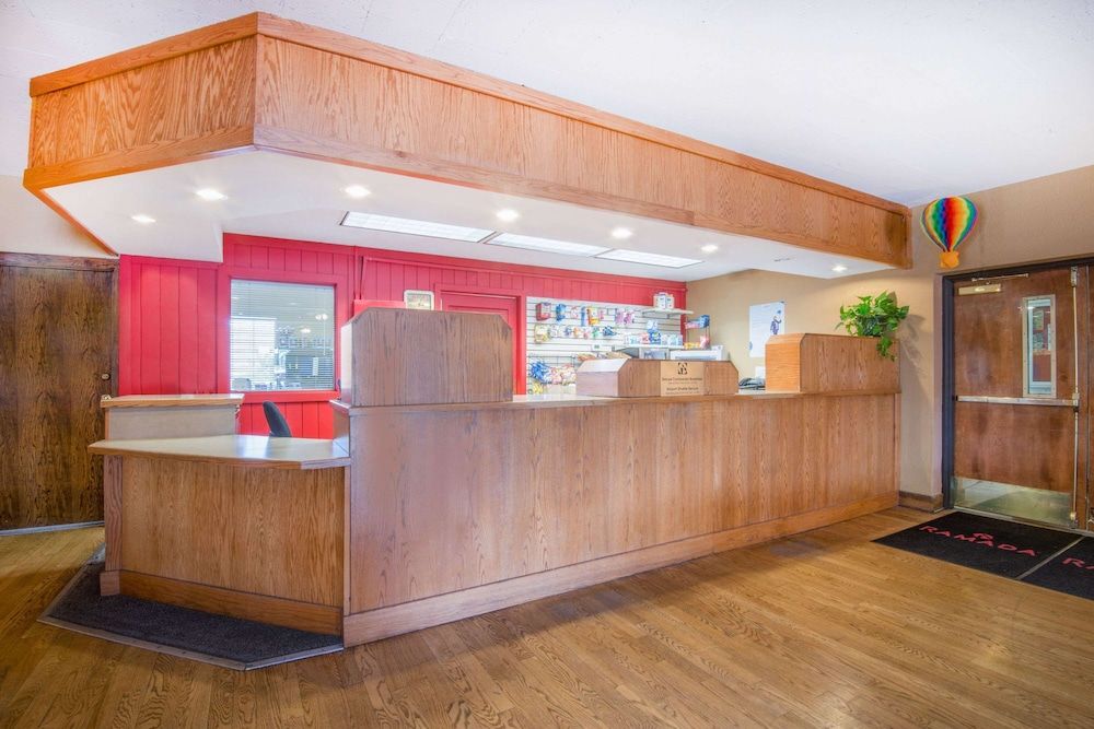 Ramada by Wyndham Albuquerque Airport 3