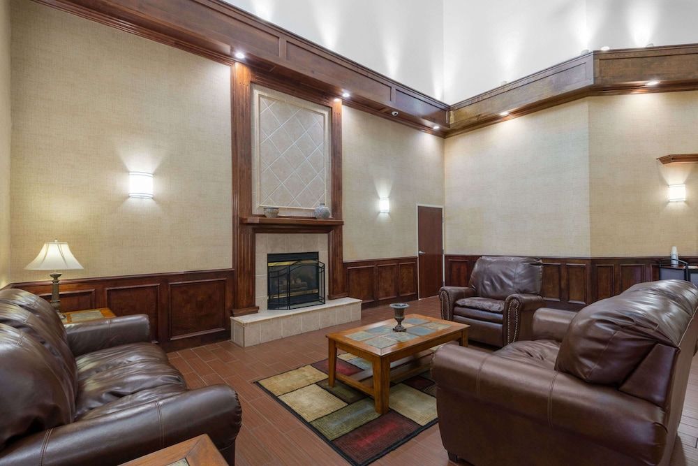 Baymont by Wyndham Colorado Springs 3