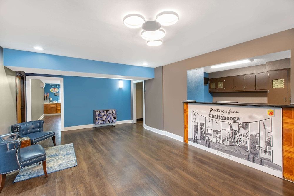 Super 8 by Wyndham Chattanooga Lookout Mountain TN 2