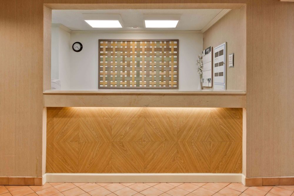 La Quinta Inn & Suites Lakeland East 2