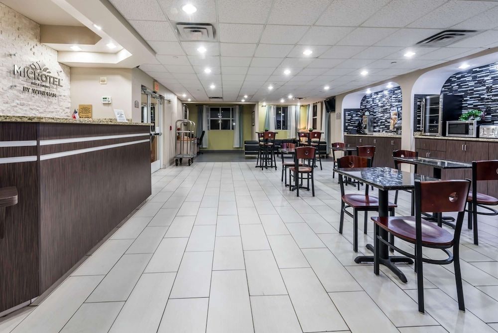 Microtel Inn & Suites by Wyndham Ft. Worth North/At Fossil 3