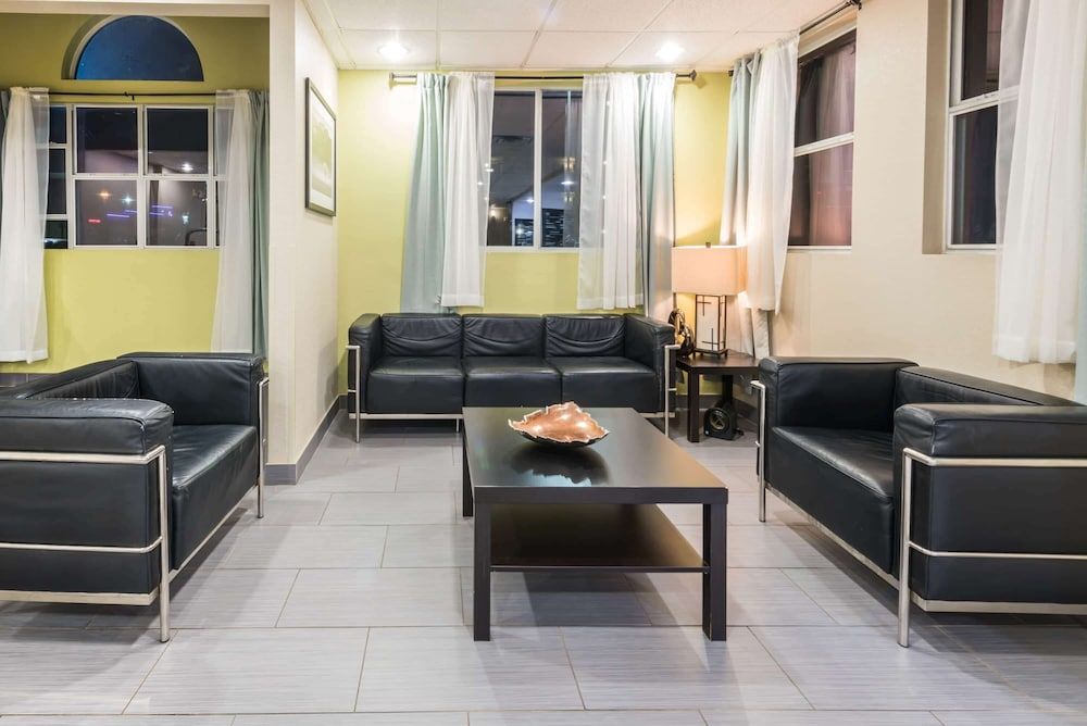 Microtel Inn & Suites by Wyndham Ft. Worth North/At Fossil 2