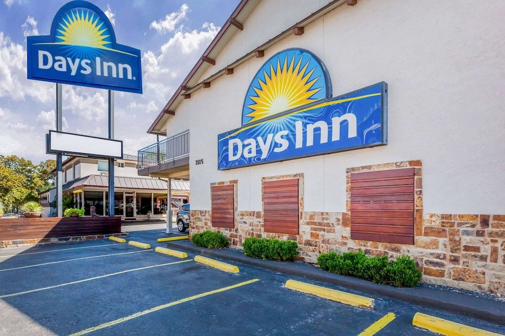 Days Inn by Wyndham Austin/University/Downtown 1