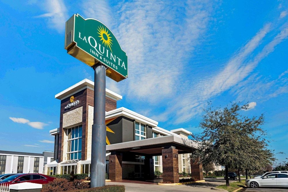 La Quinta Inn & Suites by Wyndham Dallas I-35 Walnut Hill Ln 3 estrelas em Dallas
