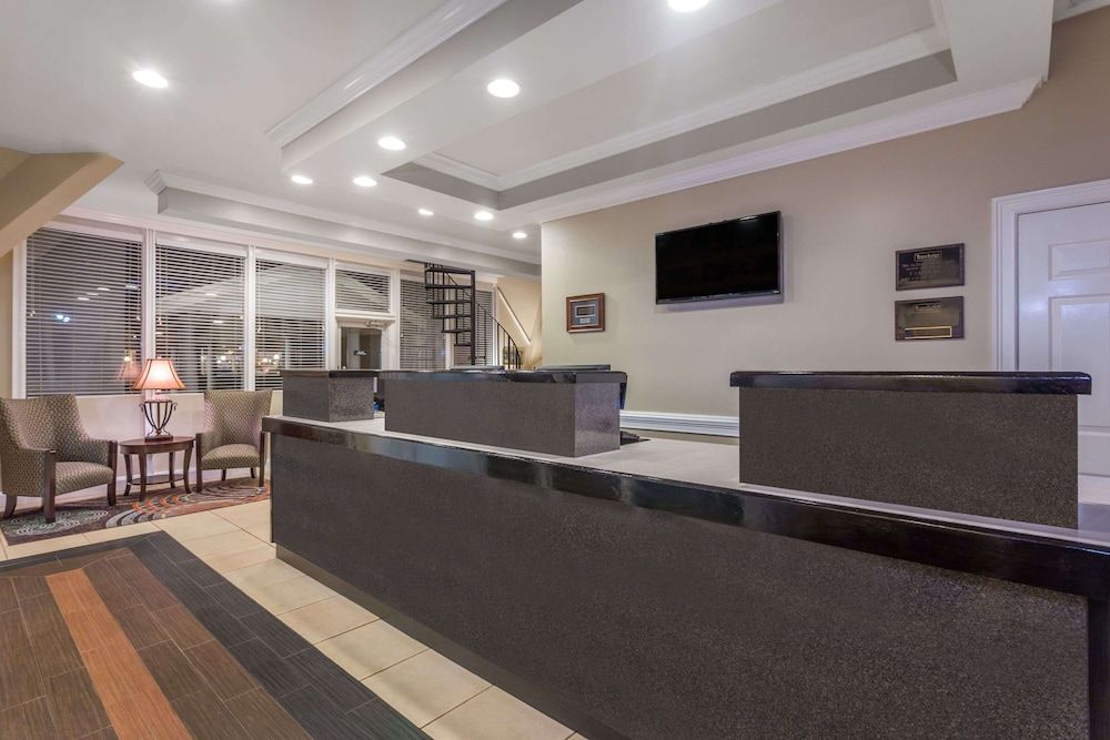 Travelodge by Wyndham Lakeland 2