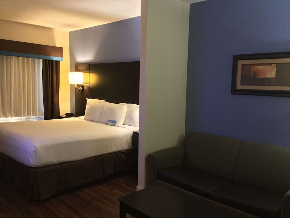 Days Inn & Suites by Wyndham Galveston West/Seawall 3