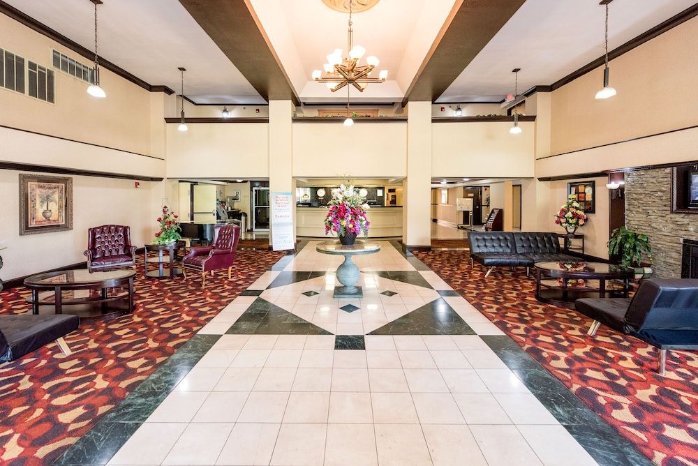 Ramada by Wyndham Birmingham Airport 2