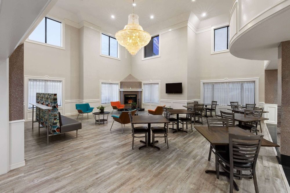 Baymont by Wyndham Houston Brookhollow 2