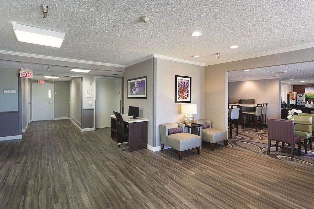 La Quinta Inn & Suites by Wyndham Baton Rouge Siegen Lane 2