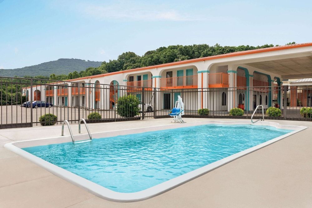 Howard Johnson by Wyndham Chattanooga Lookout Mountain 3 estrellas en Chattanooga