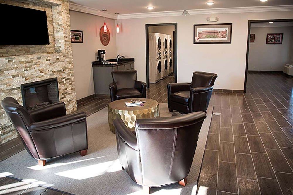 Baymont Inn and Suites by Wyndham Columbus / Near OSU 2 estrelas em Columbus