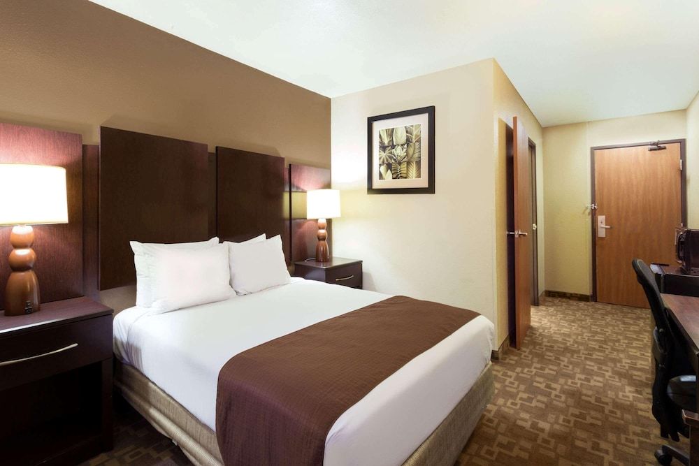 Rodeway Inn & Suites Chandler - Phoenix South I-10 3
