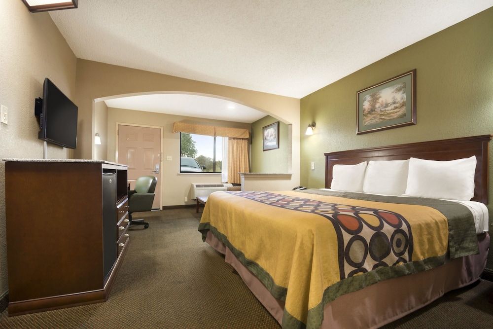 Super 8 by Wyndham Baton Rouge/I-12 3