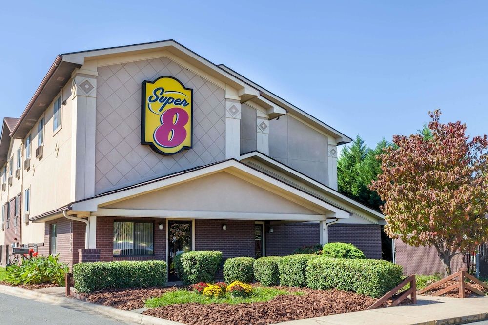 Super 8 by Wyndham Charlotte/Amusement Park Area 1 étoiles à Charlotte