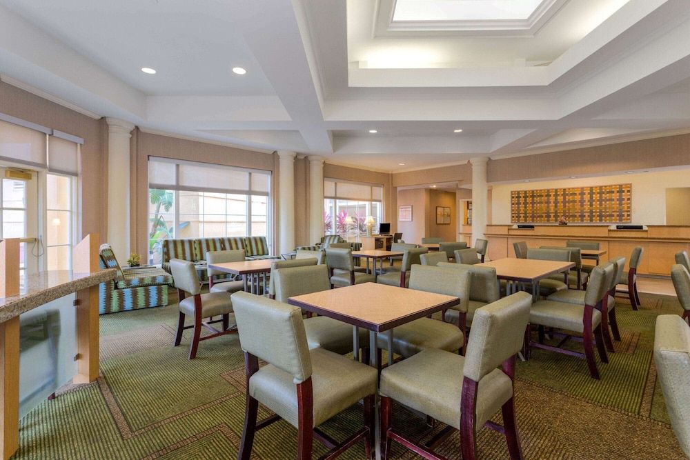 La Quinta Inn & Suites by Wyndham Lakeland West 3
