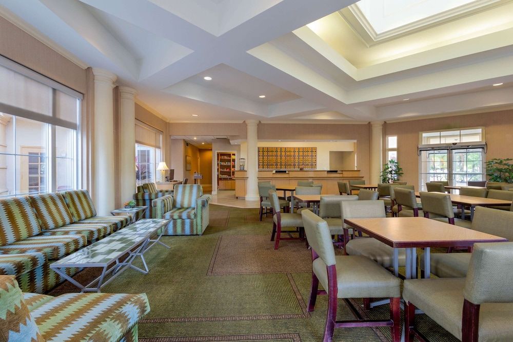 La Quinta Inn & Suites by Wyndham Lakeland West 2
