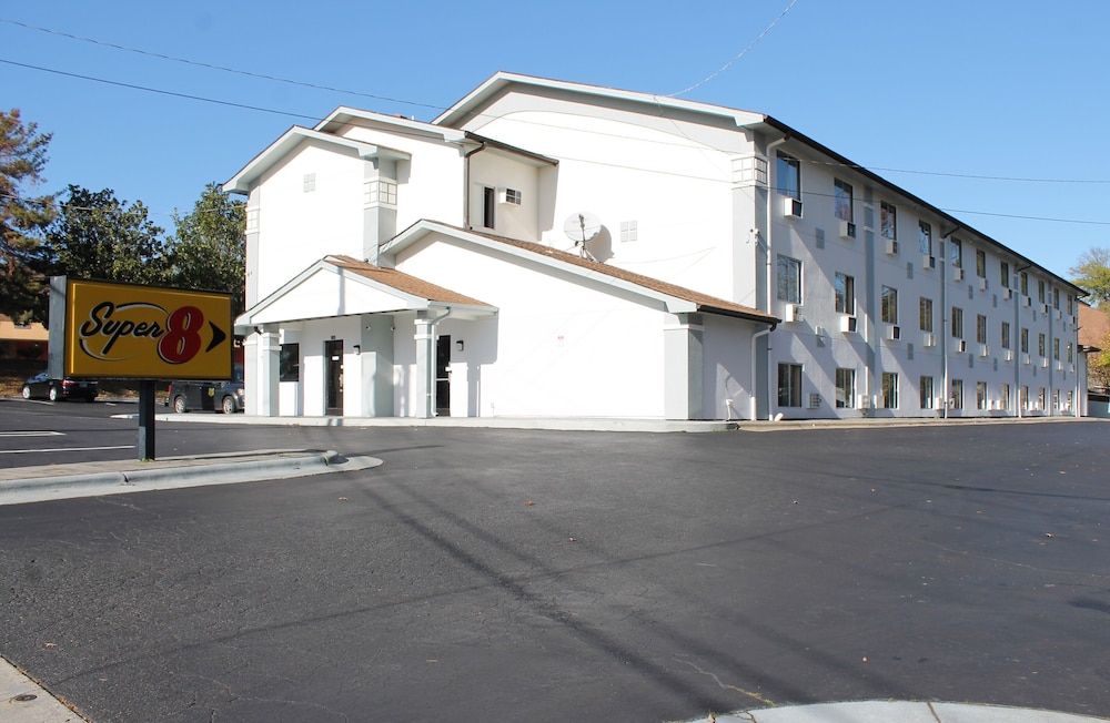 Super 8 by Wyndham Greensboro/Coliseum/Conv. 2 étoiles à Greensboro