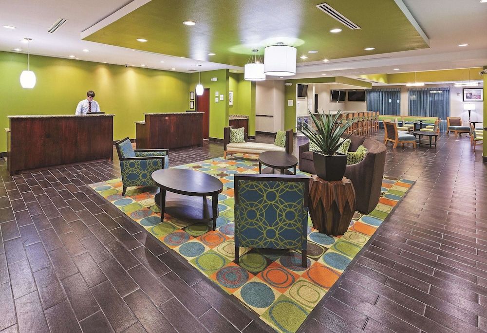 La Quinta by Wyndham Houston Willowbrook Vintage Park 2
