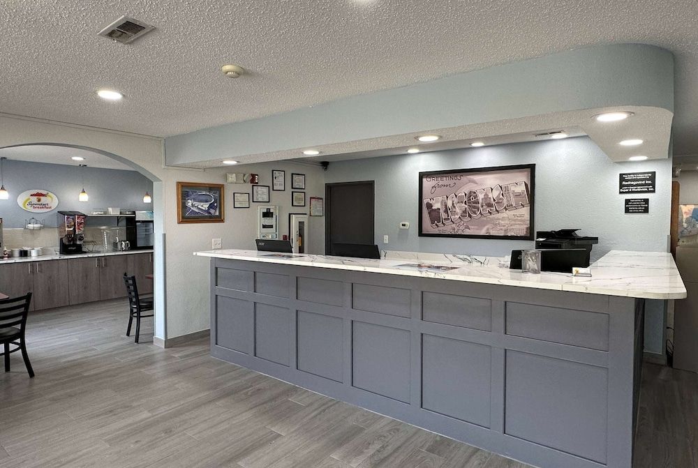 Super 8 by Wyndham Green Bay I-43 Bus. Park 2