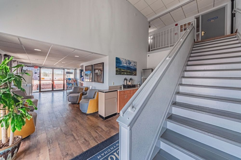 Travelodge by Wyndham Colorado Springs Airport/Peterson AFB 2 estrellas en Colorado Springs