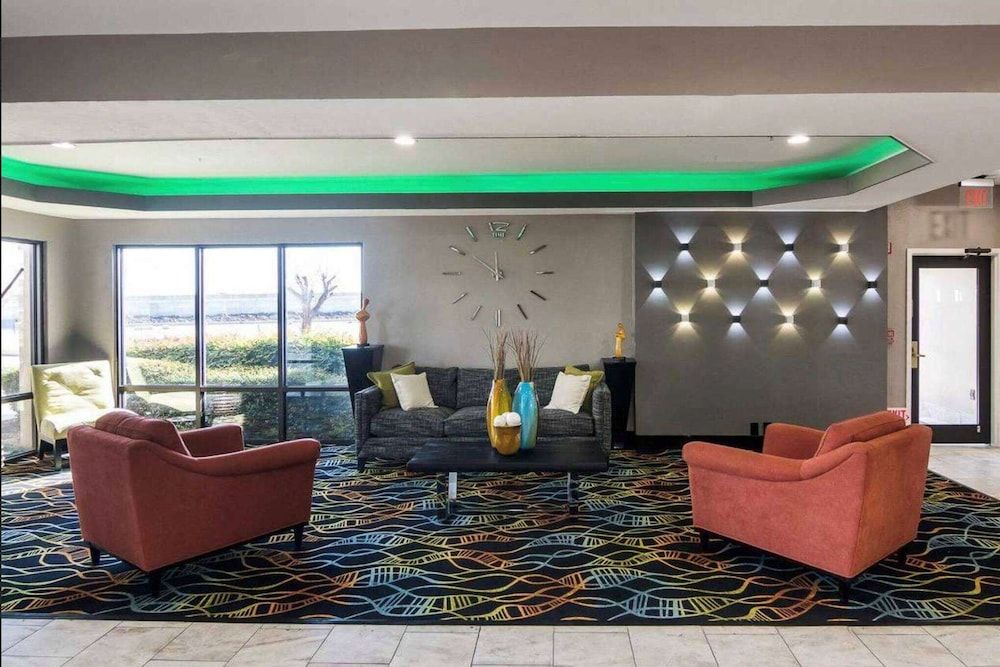 Days Inn by Wyndham Fort Worth North / Fossil Creek 3
