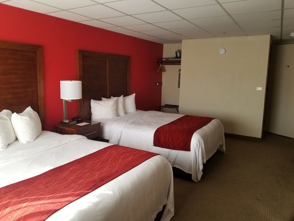 Ramada by Wyndham Downtown Spokane 3