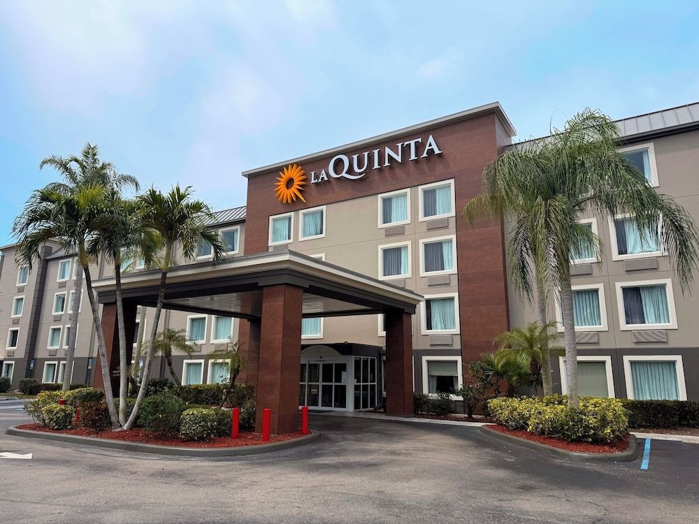 La Quinta Inn & Suites by Wyndham Naples East (I-75) 3 estrellas en Naples