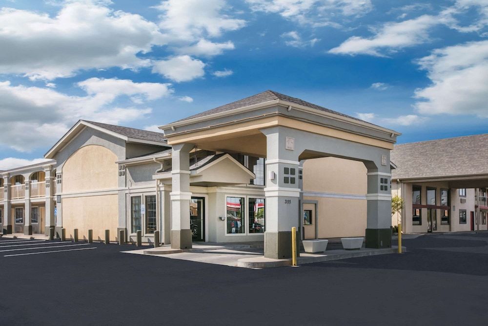 Super 8 by Wyndham Oklahoma Airport Fairgrounds West 2 estrellas en Oklahoma City