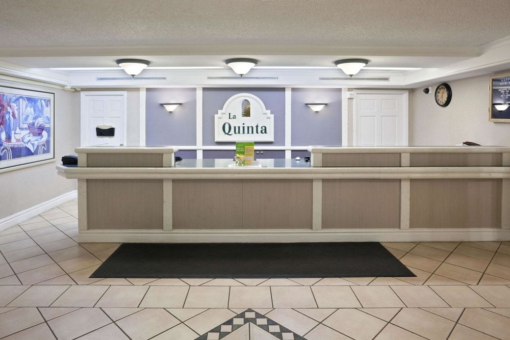 La Quinta Inn by Wyndham Omaha West 2