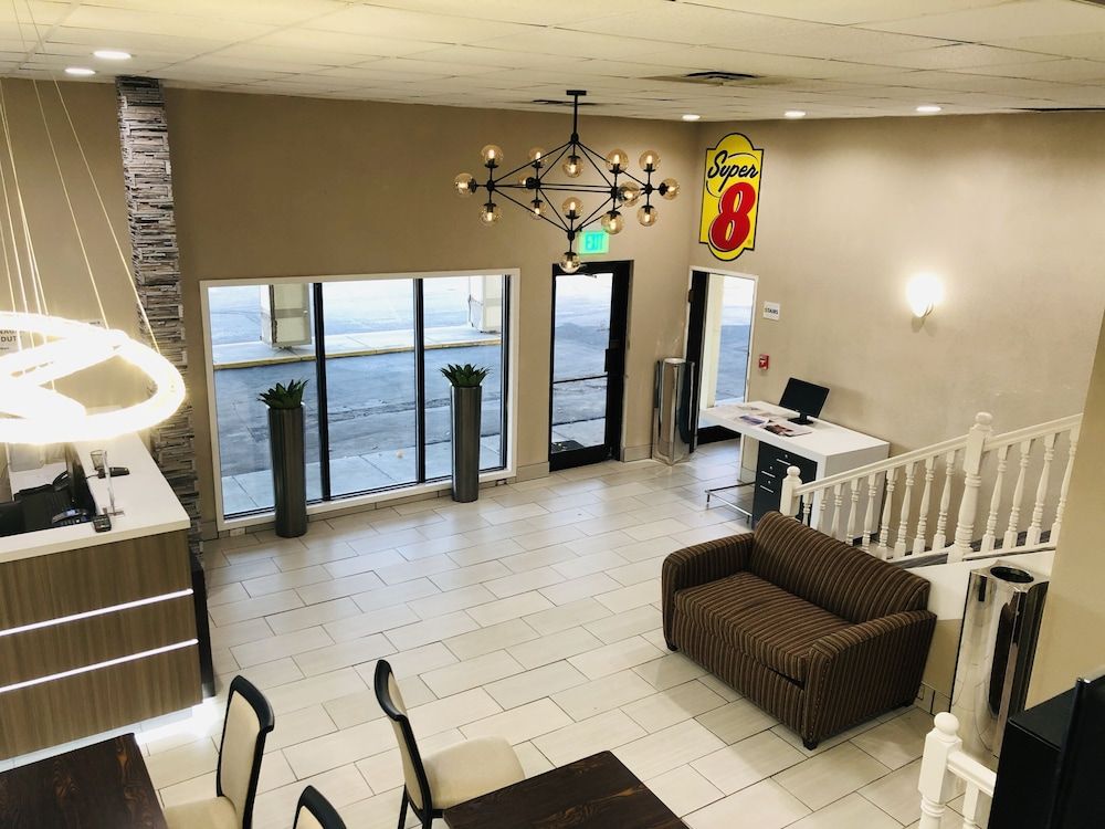 Super 8 by Wyndham Omaha SW 1