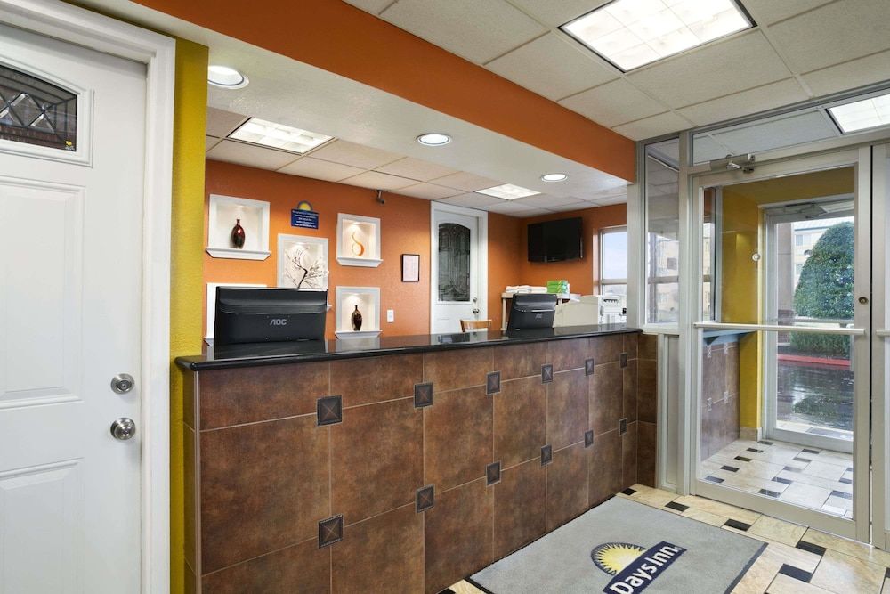 Days Inn by Wyndham Nashville Airport 2