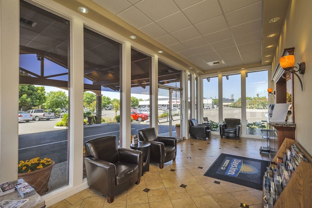 Days Inn by Wyndham Modesto 3