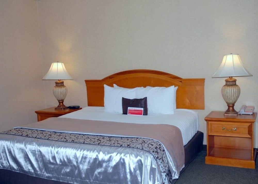 Ramada by Wyndham Olympia 3