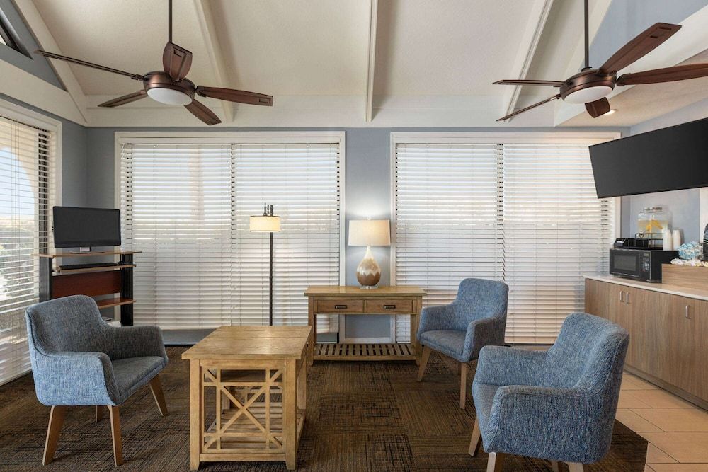 Days Inn by Wyndham Cocoa Beach Port Canaveral 3