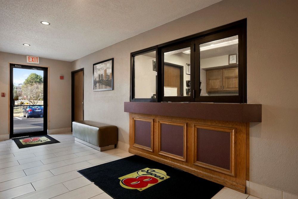 Super 8 by Wyndham Richmond/Chamberlayne Rd 2