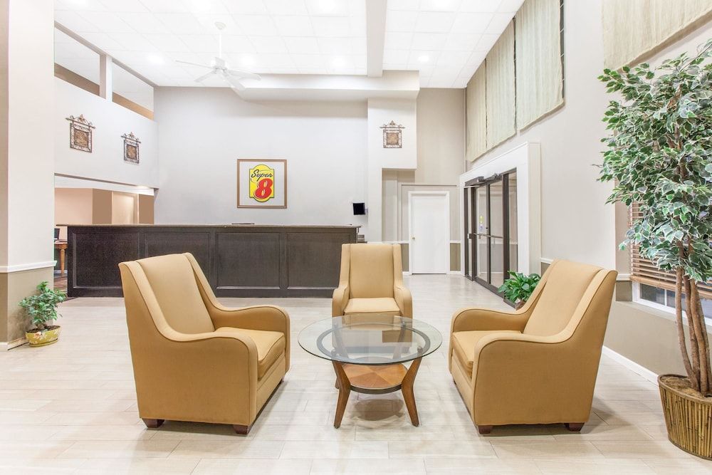 Super 8 by Wyndham Oklahoma City 2