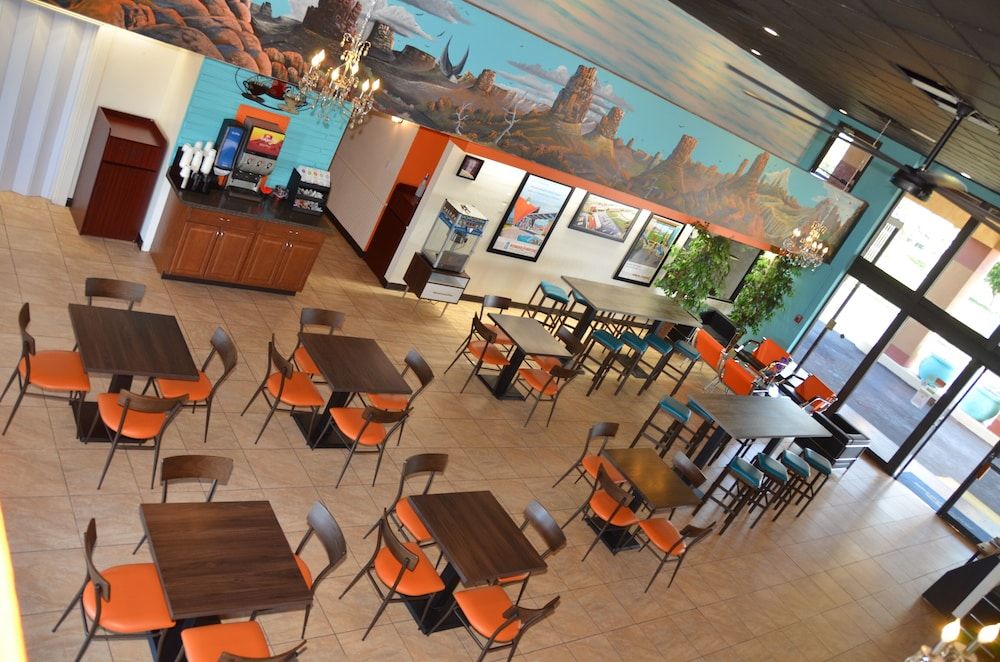 Howard Johnson by Wyndham Yuma 3