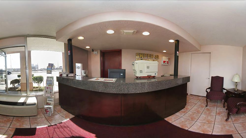 Super 8 by Wyndham Oklahoma Fairgrounds 2