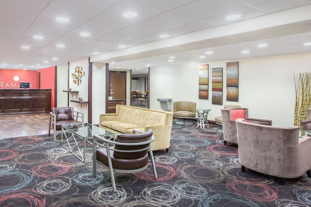Ramada by Wyndham Tulsa 3