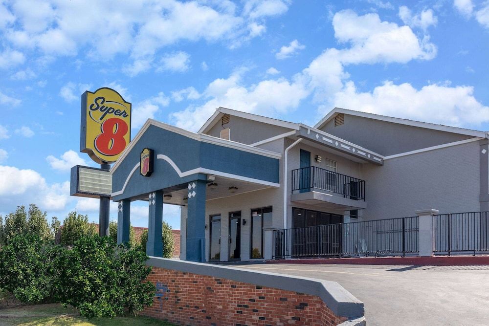 Super 8 by Wyndham Tulsa/Arpt/St Fairgrounds 2 estrellas en Tulsa